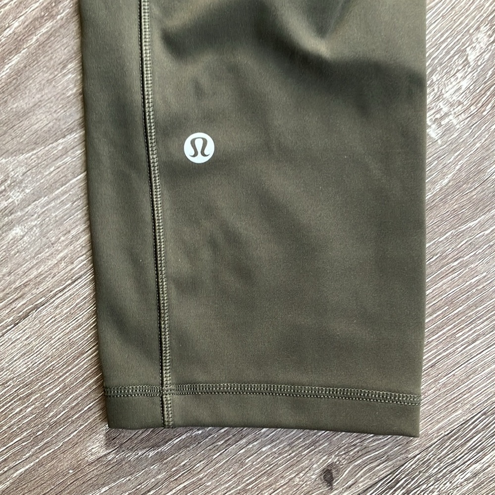 Lululemon Athletica - Picture 8 of 11